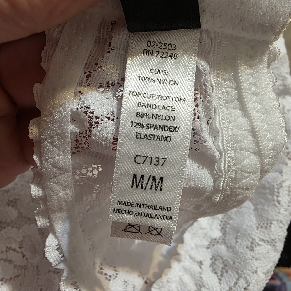 Felina White Lace V-Neck Bralette - Picture 5 of 7
